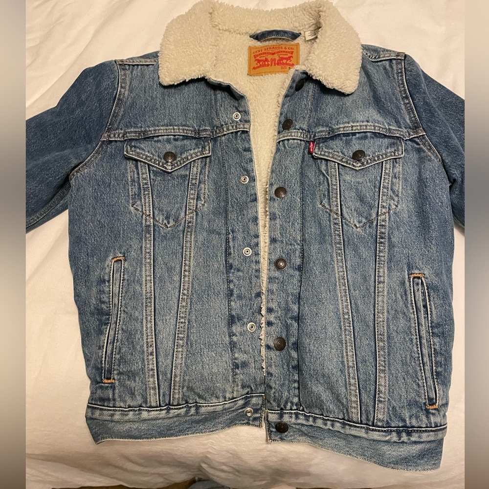 Levi’s Mens trucker sherpa jacket size small